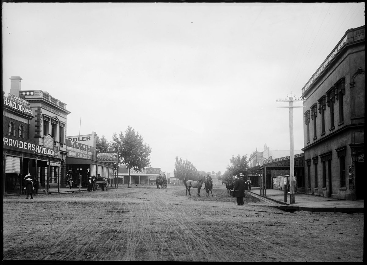 Smith Street, Warrigul, from Queen Street, including Victoria Street on the left, Melbourne City (1914–16)