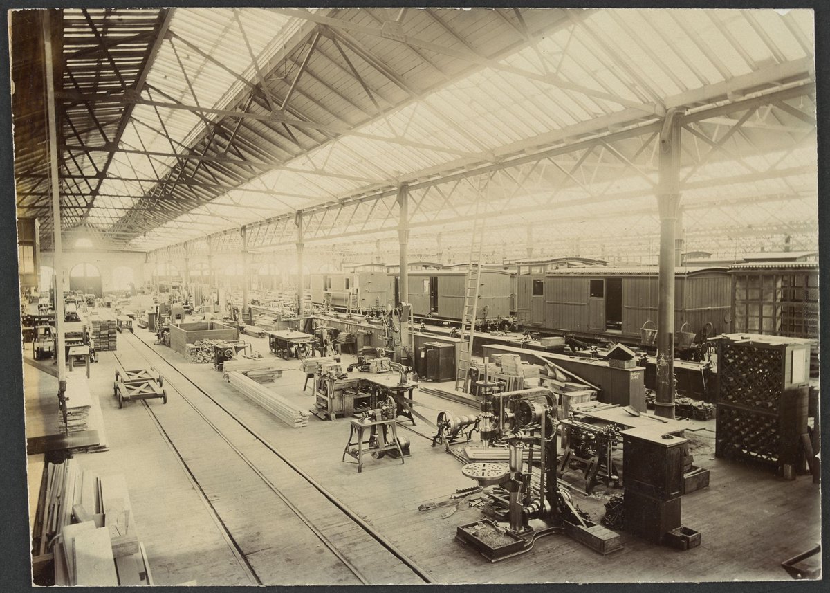 Wagon shop, Newport workshops, about 1915 (c. 1915)
