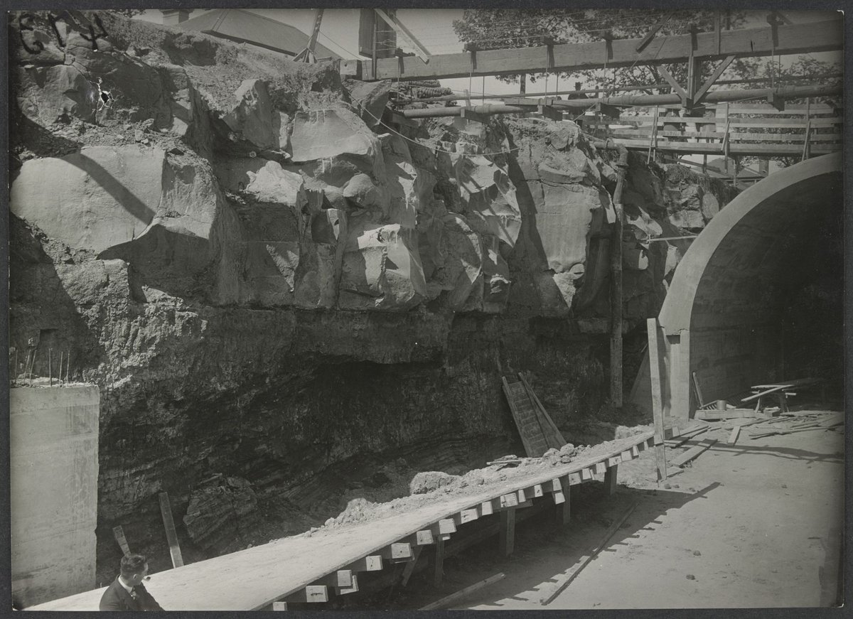 South Kensington to West Footscray, site of slip in Bunbury Street on 28/10/27 (1927)