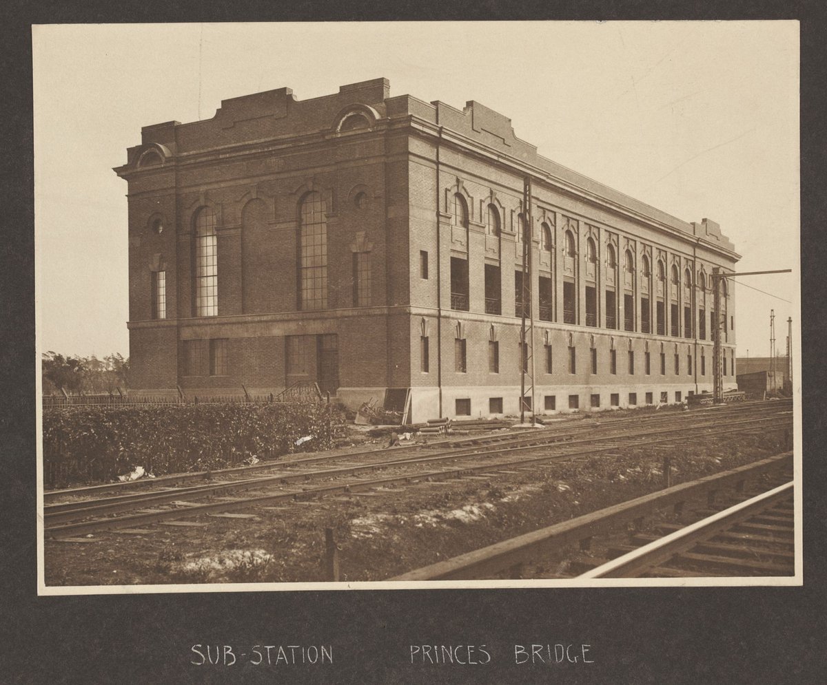 Sub-station, Princes Bridge, Melbourne City (1916?)