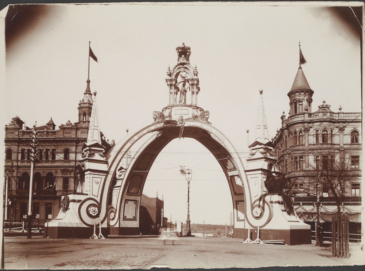 Queen Victoria Arch, intersection of Collins Street and Russell Street, Melbourne, Melbourne City (1901)