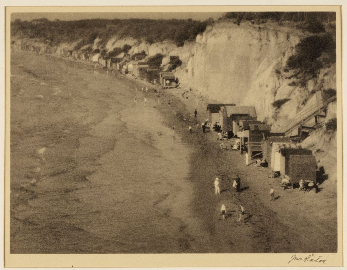 Bathers at Black Rock beach (1931–40)
