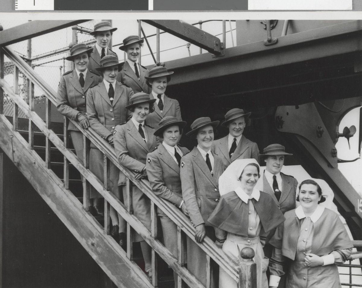 Nurses photographed as they embarked at Port Melbourne for overseas (1941)