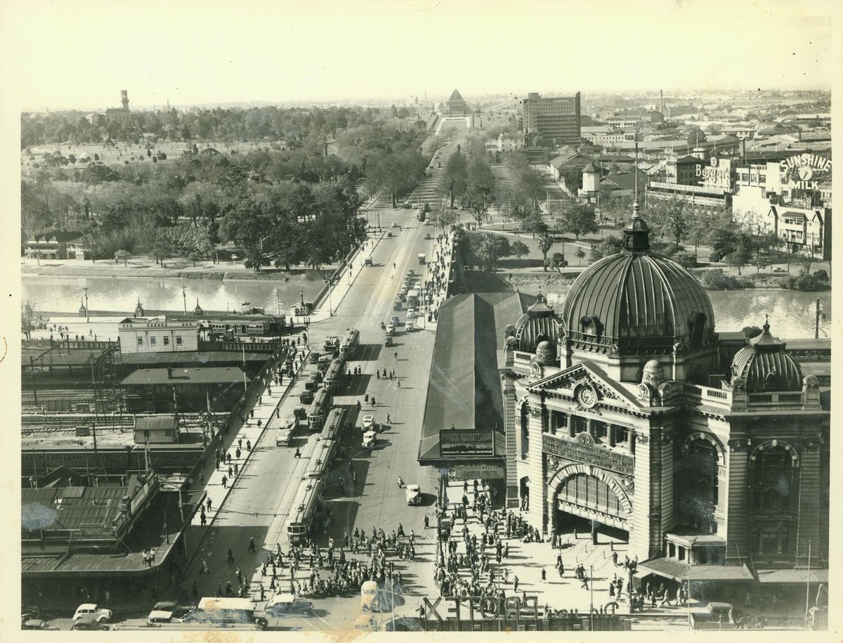 Flinders Street Station, Melbourne, Victoria, Melbourne City (1982)