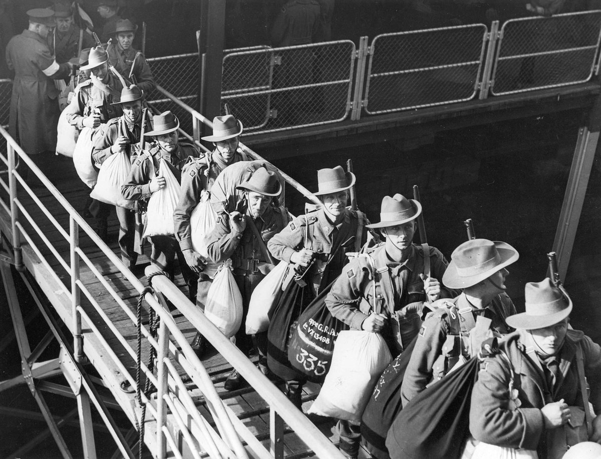 A.I.F. 4th embarkation. Port Melb. Troops embarking, Melbourne (c. 1940)