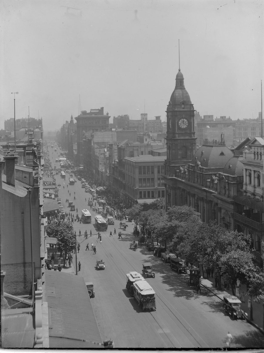 Elevated view of Collins Street, Melbourne, from beyond the Town Hall looking towards Spencer Street, Melbourne City (1910–20)