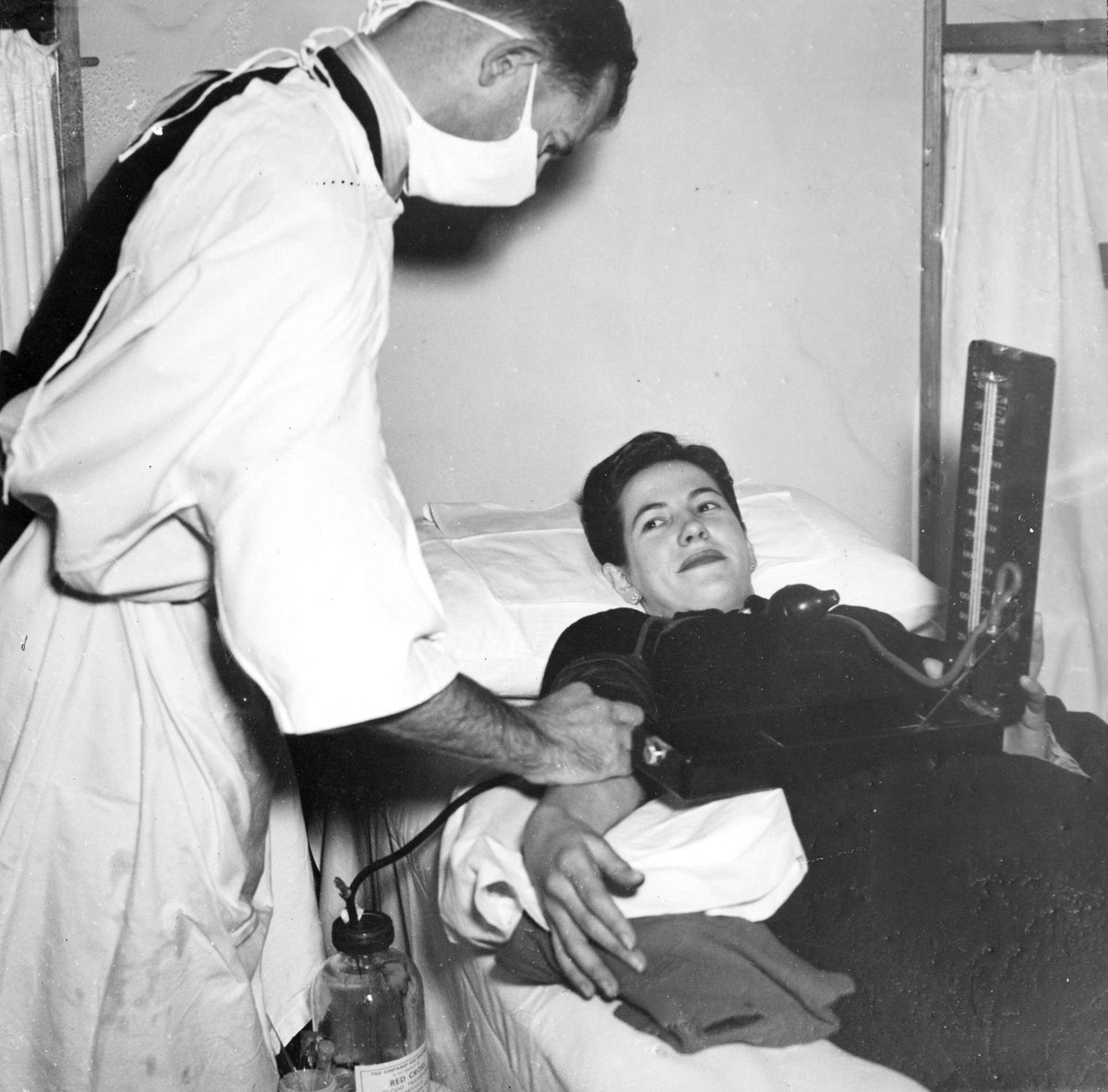 Miss Shirley Tyson a "Miss Australia" entrant (Miss Outdoor Advertising) at the Blood bank at R[oyal] Melb[ourne] Hospital, Melbourne (c. 1948)