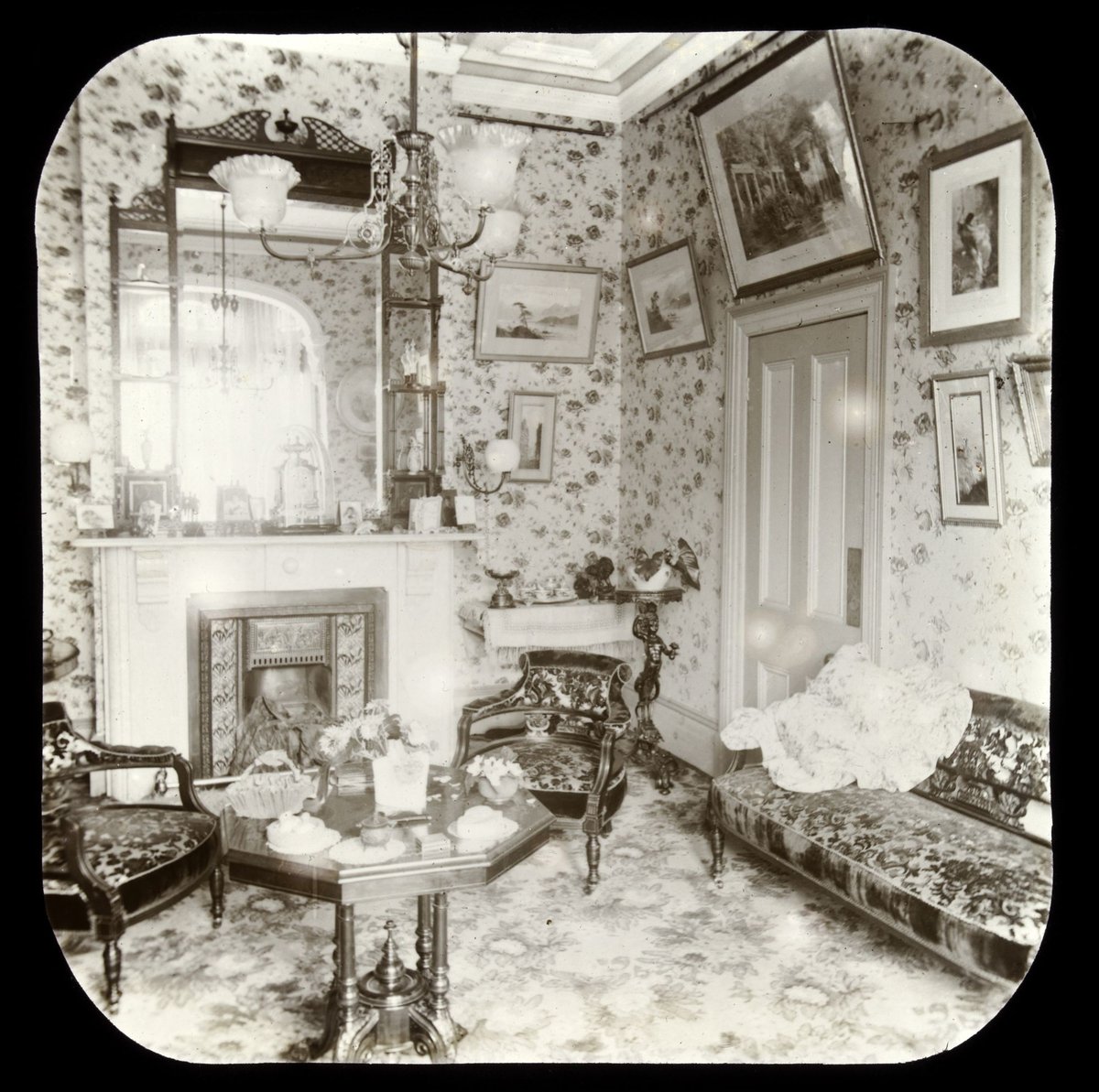 Drawing Room Yarra Street [Hawthorn] (c. 1920)