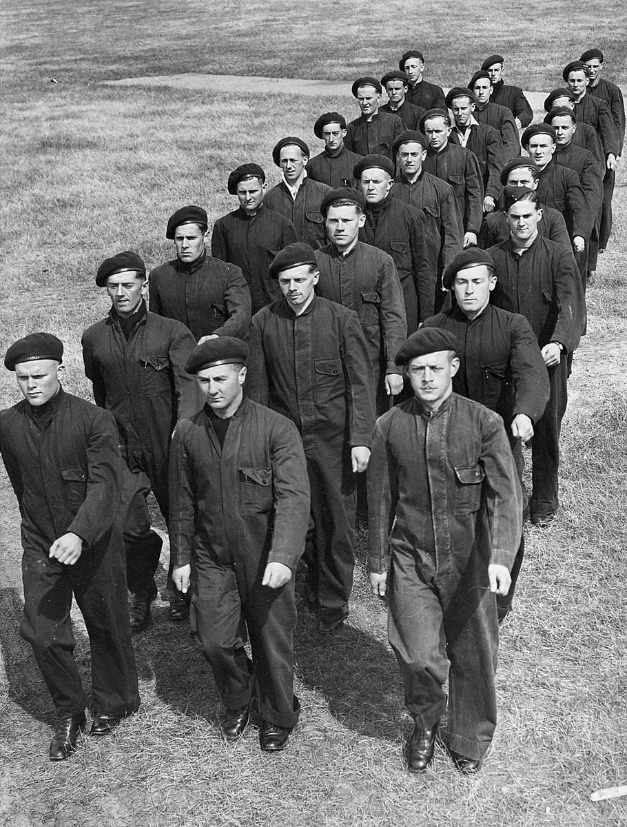 Trainee airmen at Essendon (1940–41)