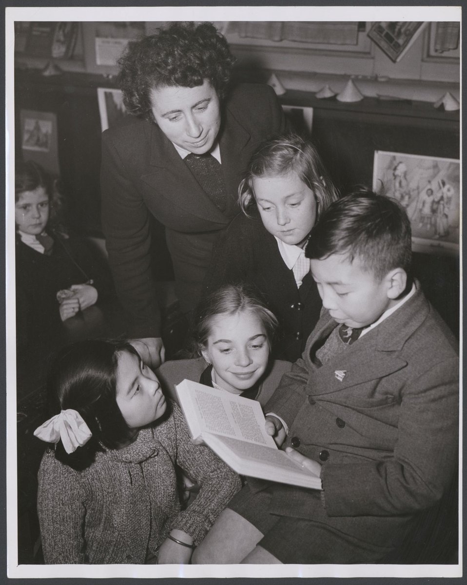 Chinese children in class with Australian kids at Carlton State School (1949)