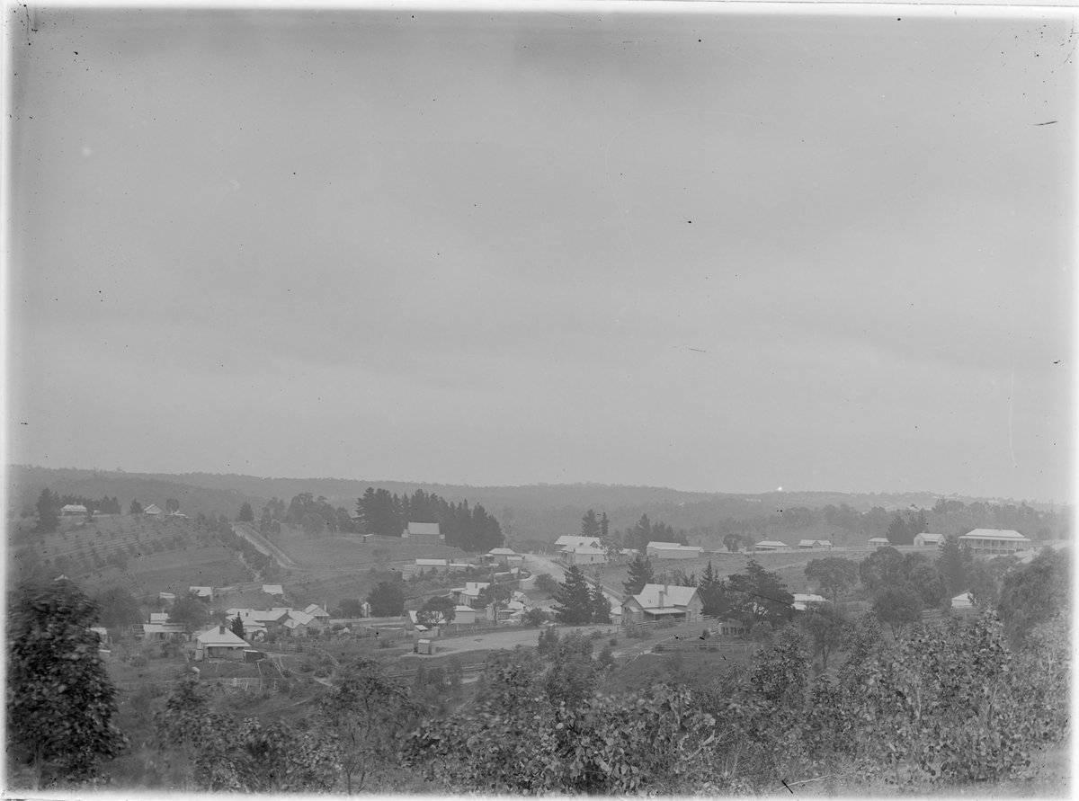 Elevated view of Diamond Creek, Victoria (1910–18)
