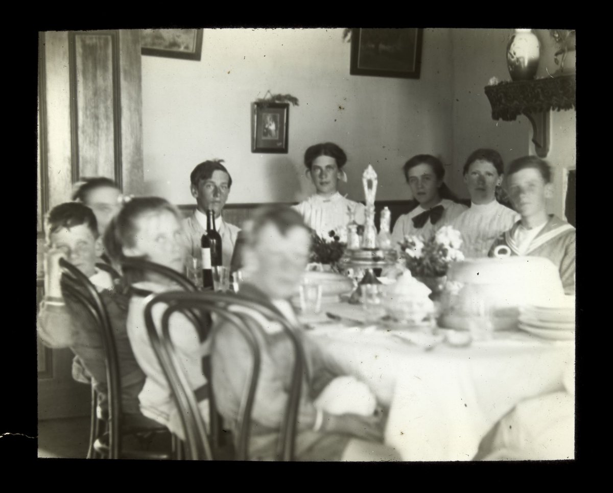 Family at lunch - "Ivanhoe" - Netta McCrae (friend of Mary) on Mary's R. 1911 (right) [Sorrento] [slide]