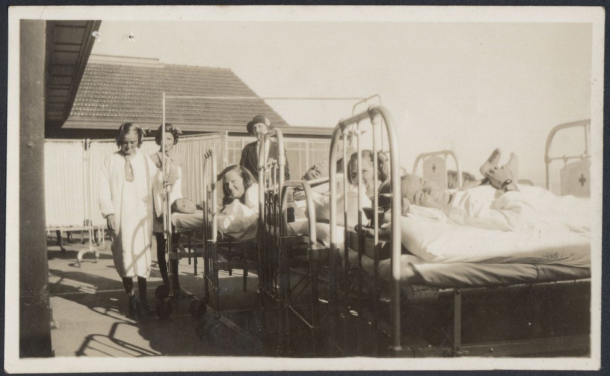 Lady Gowrie visits children at the Children's Orthopaedic Hospital, Frankston (1937)