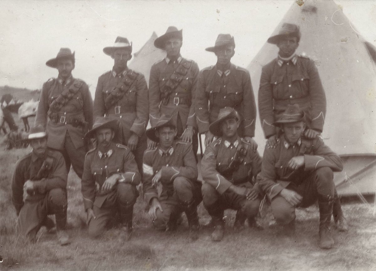 Soldiers having a meal and posed for a formal photograph Broadmeadows Army Camp (1900–10)