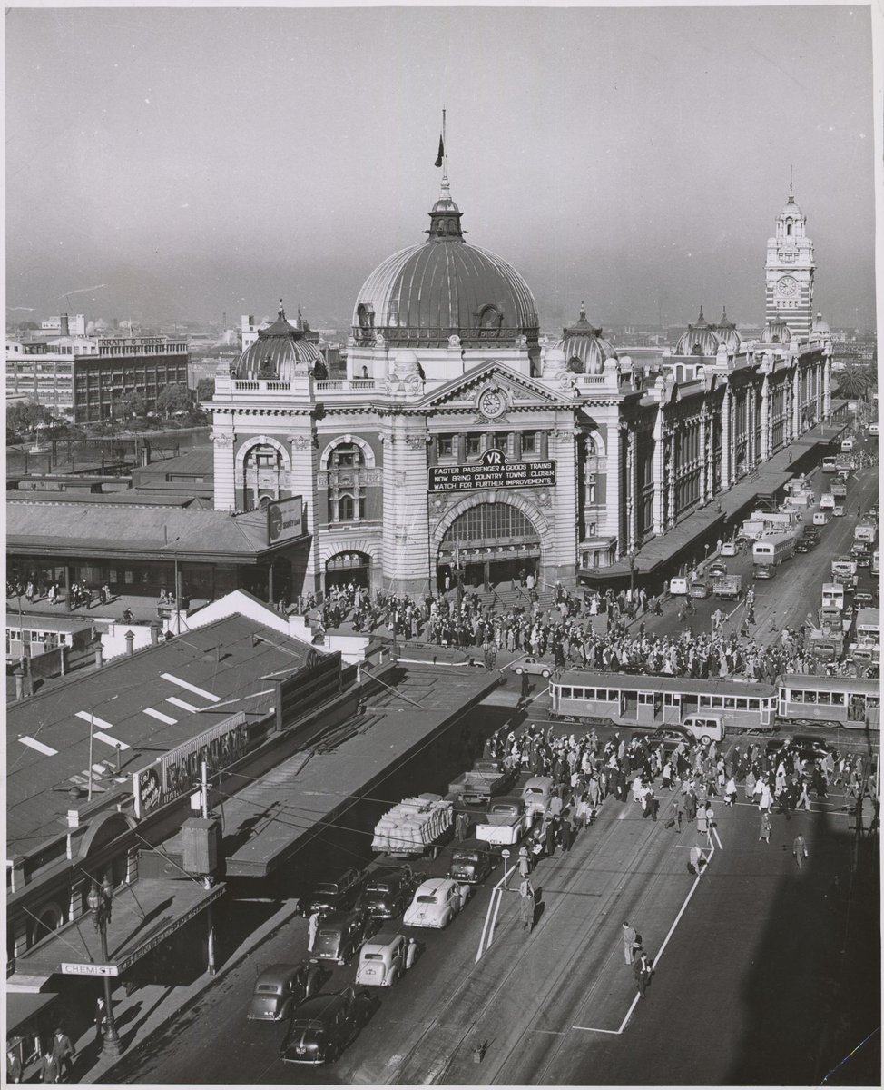 The intersection of Flinders Street and Swanston Street, Melbourne, Melbourne City (1953)
