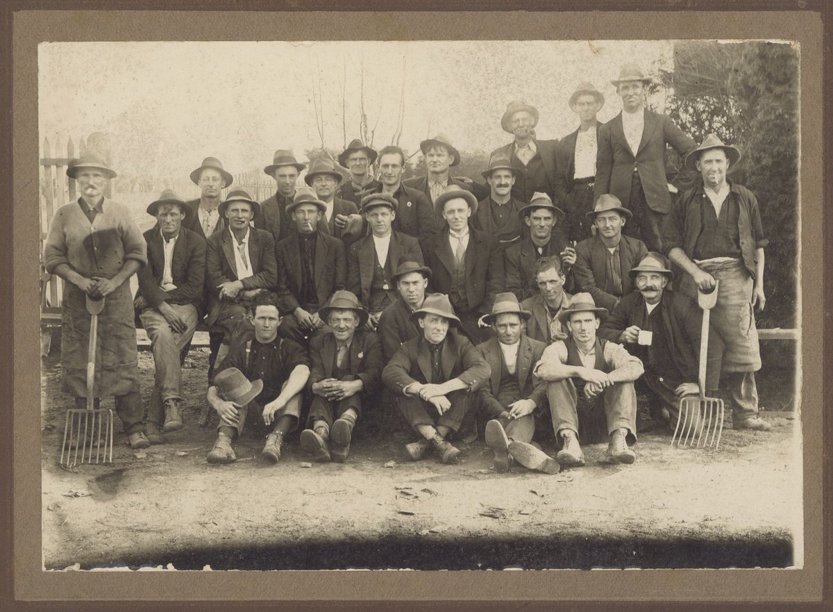 Gang of workmen, who were working near Caulfield Race Course (1920–40)