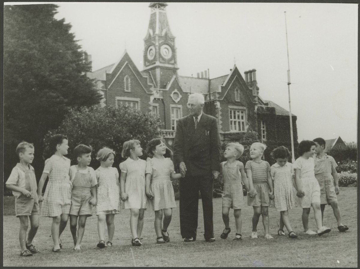 [Children , Melbourne Orphanage, Brighton, Vic.] (1920–50)