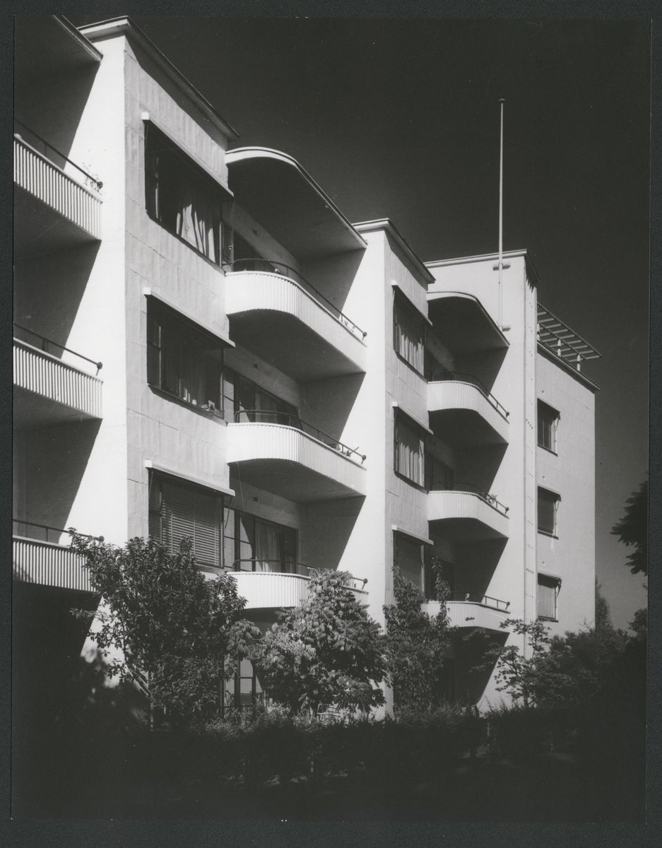 Newburn flats, 30 Queens Road, Melbourne (1951)