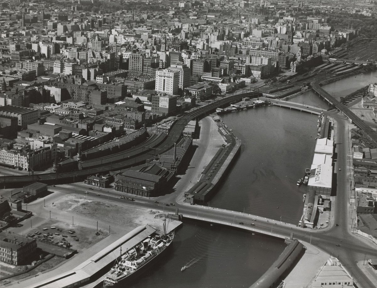 Melbourne in the late 1930s. Aerial view looking North East from South Melbourne (1936–39)