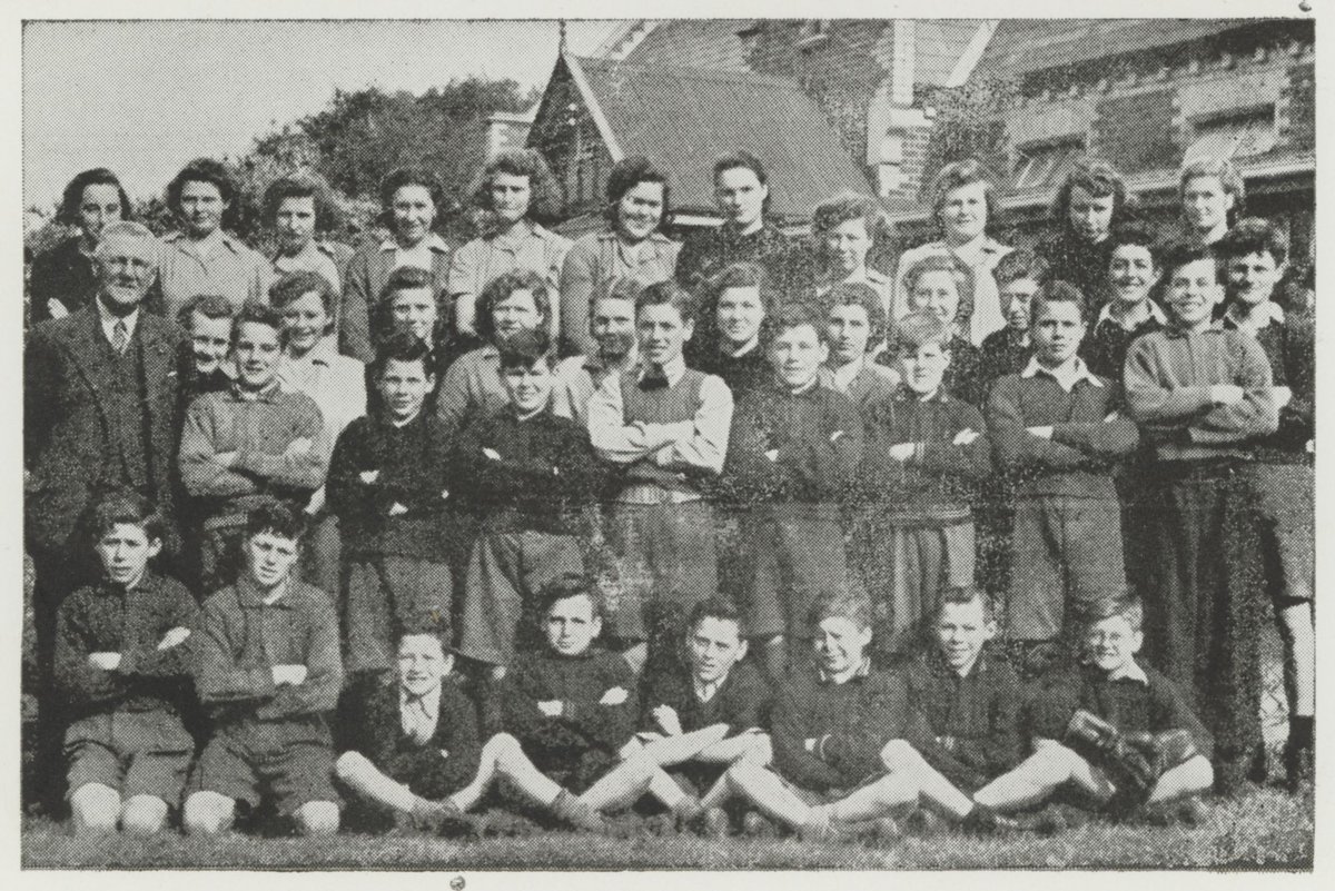 [Children and staff in front of Melbourne Orphan Asylum, Brighton, Vic.] (1920–50)