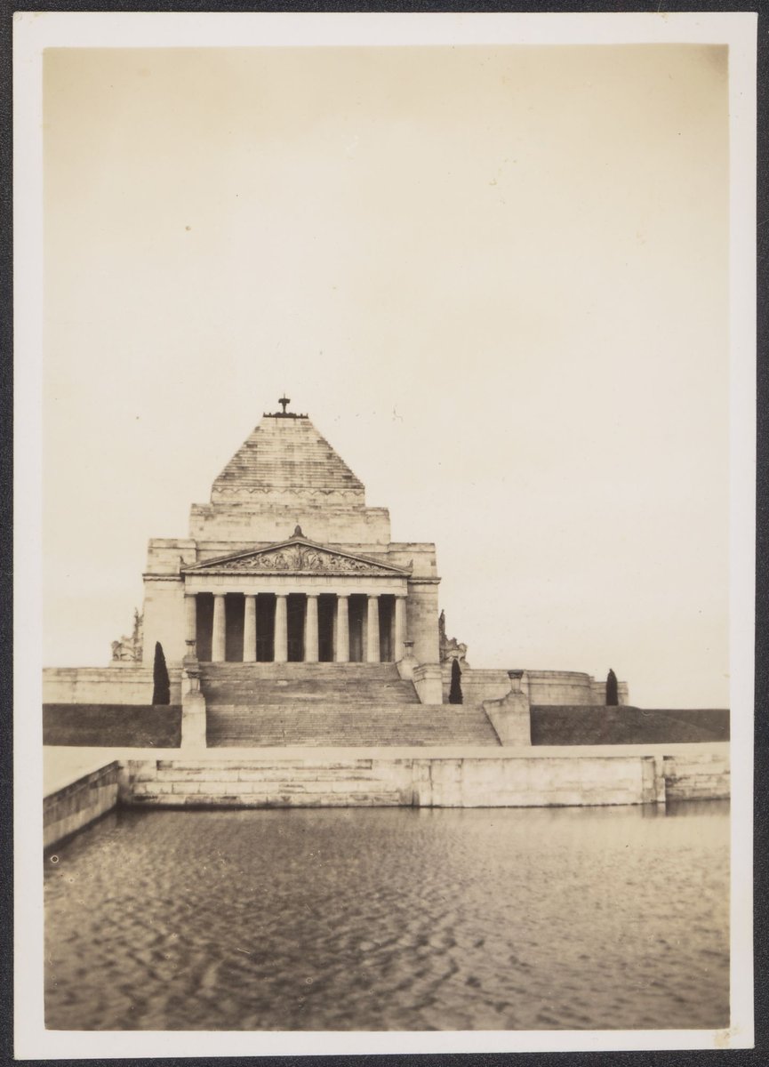Melbourne, the "Shrine of Remembrance", Melbourne City (1941)