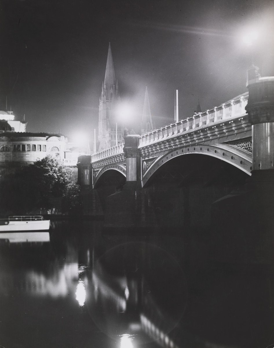 Melbourne in the late 1930s. Prince's Bridge at night (1936–39)