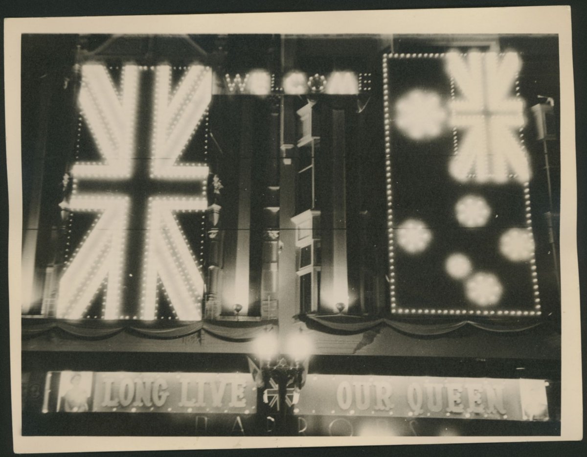 Street scenes of Melbourne at the time of the 1954 Royal Visit