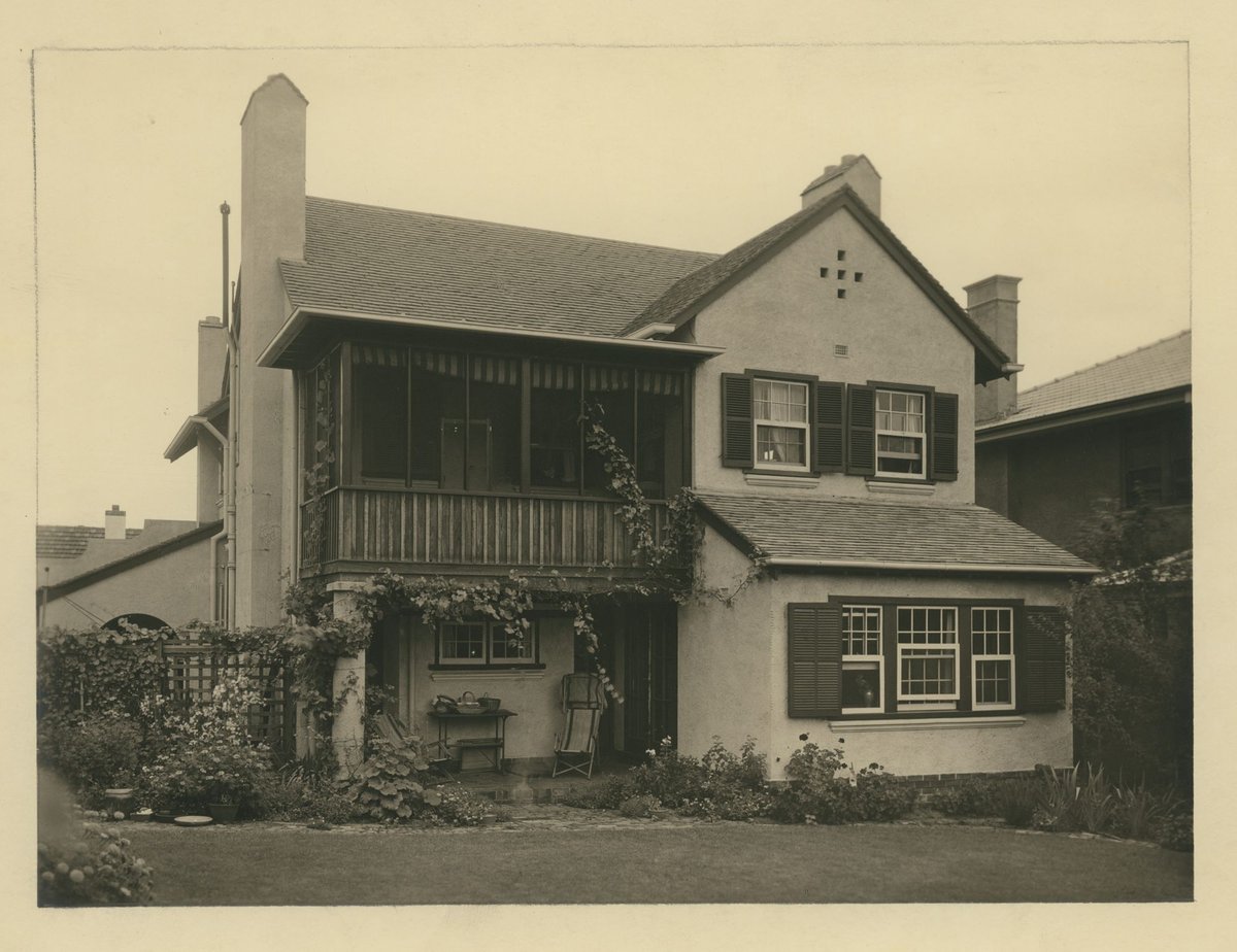 Residence of Miss Austin, Shadbroke Avenue, Toorak, [Vic.] (1925)