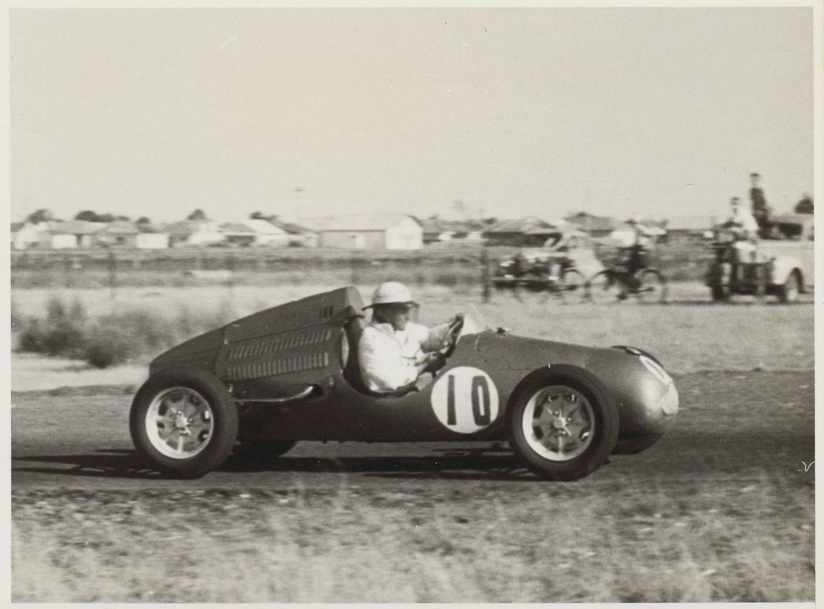 Car No. 10 racing at Altona (1950–54)