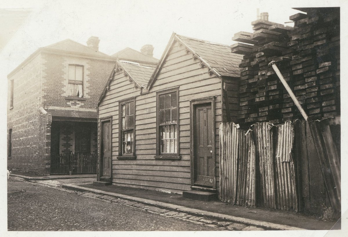 Collingwood. Corner Glasgow & Silver Streets (c. 1935)