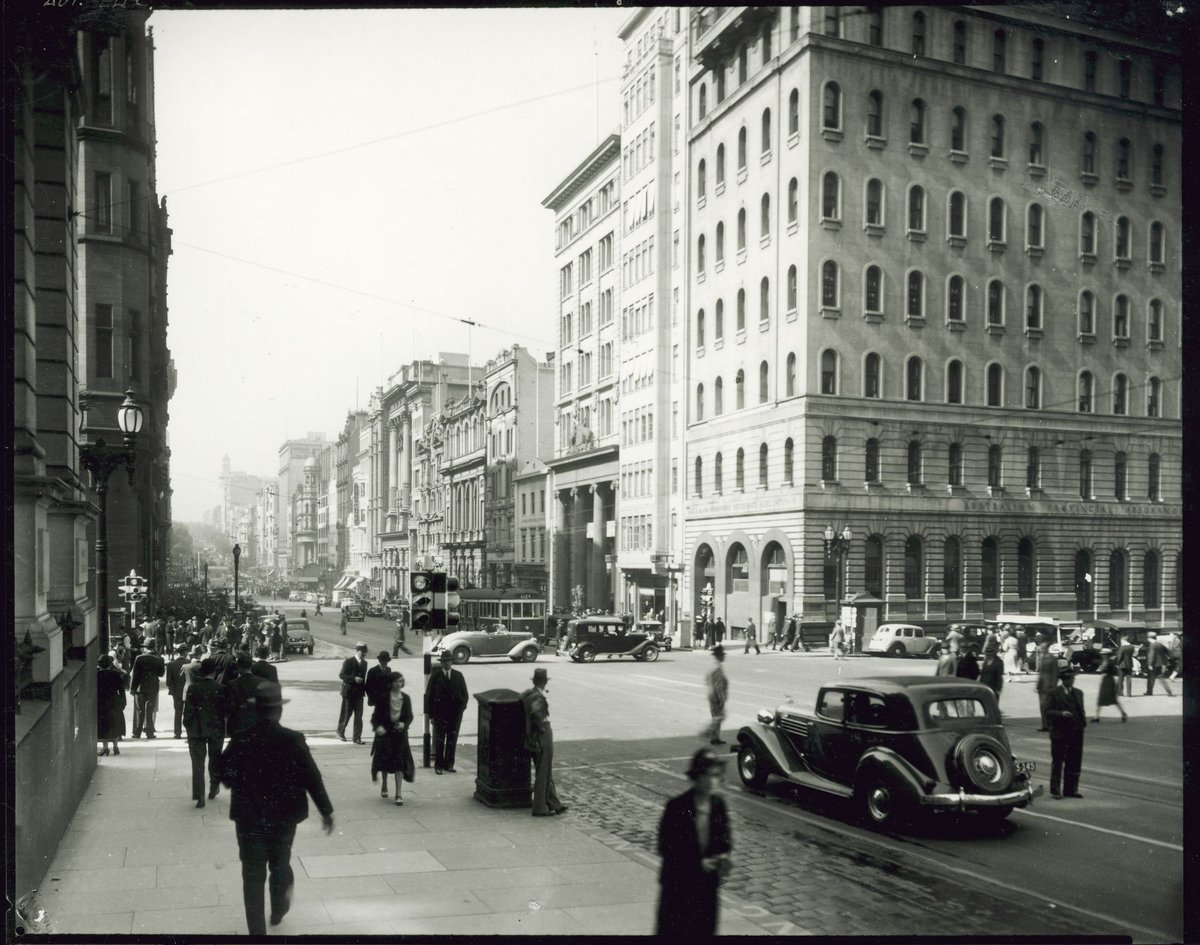 [Collins Street and Queen Street intersection, Melbourne, Victoria], Melbourne City (1940s)
