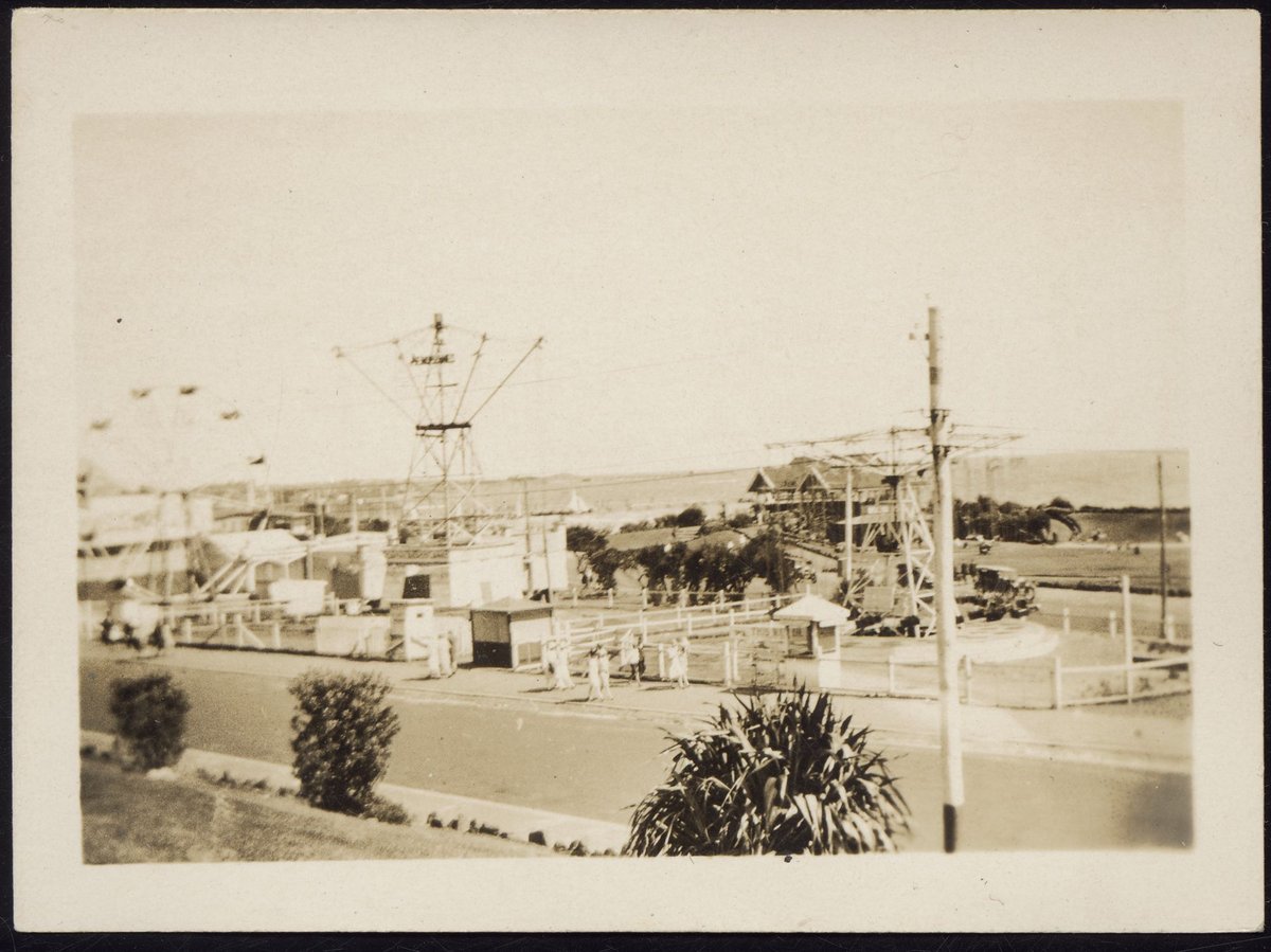[Elevated view of St. Kilda, Vic.], St Kilda (c. 1910)