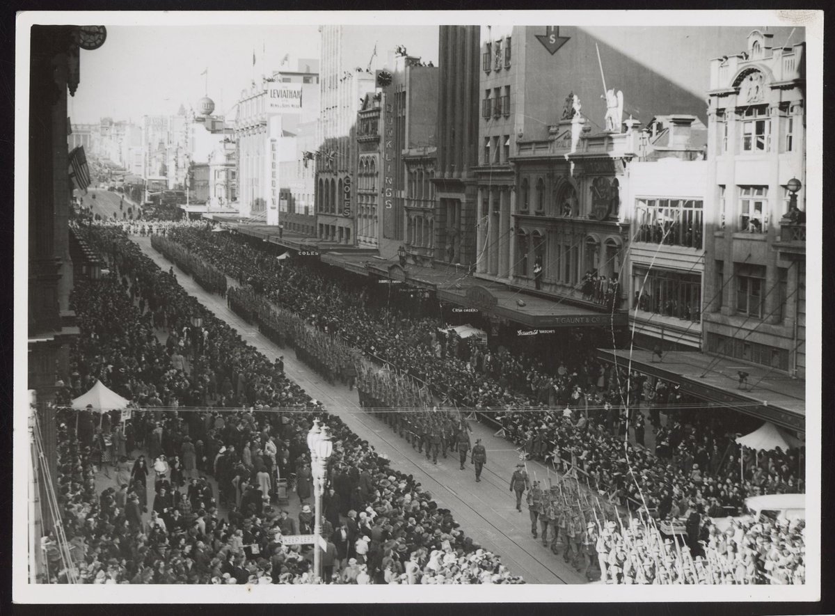 March of 2,500 members of the A.I.F., through Melbourne, Melbourne City (1940)