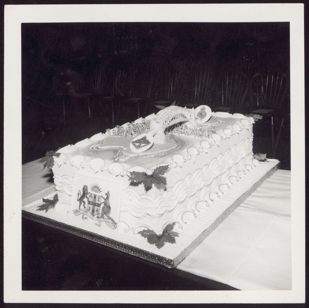 Anzac cake given to Chelsea Pensioners (1940s)