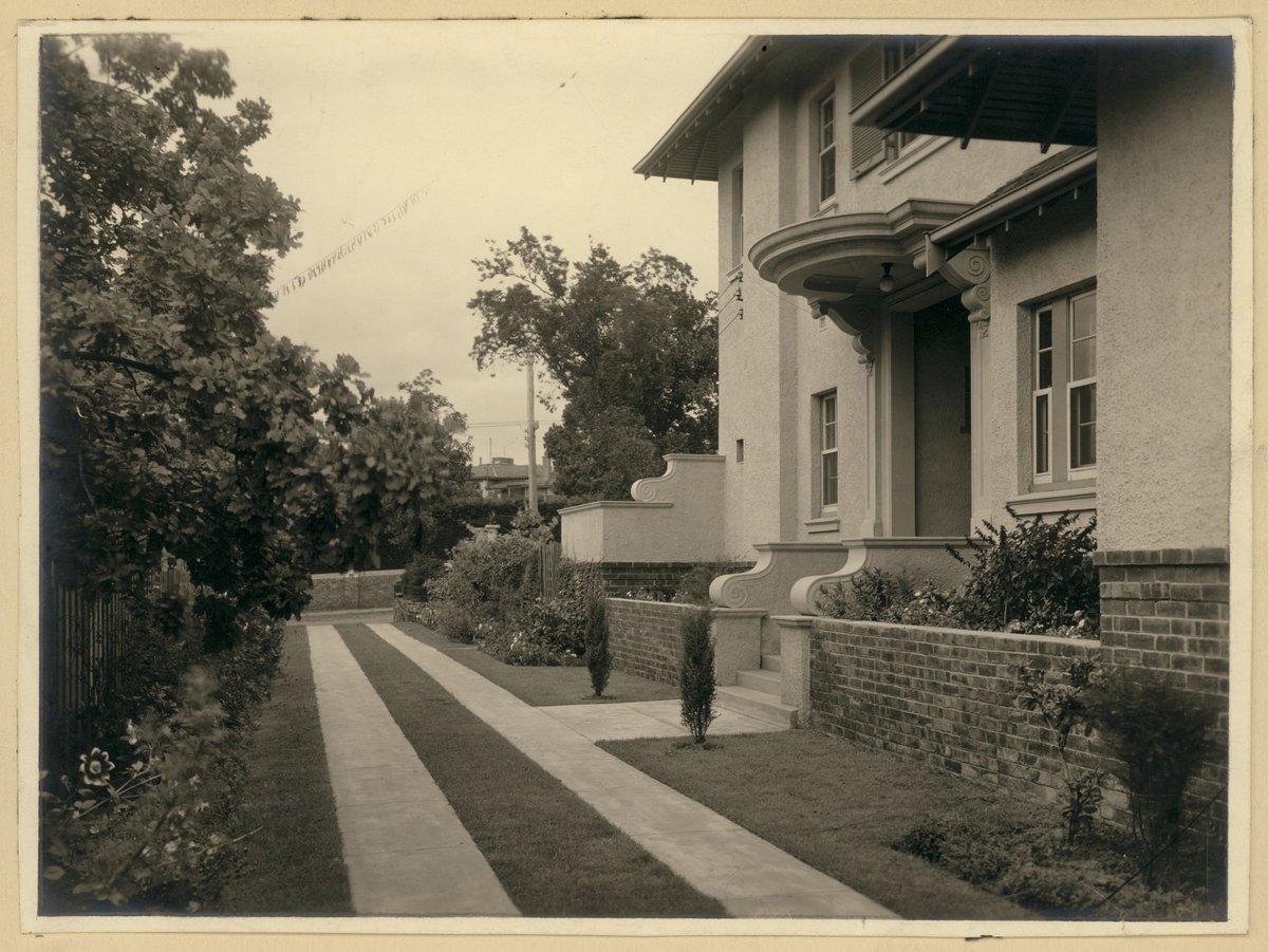 Residence of Mrs E. C. Ludbrook Toorak Vic (1925)