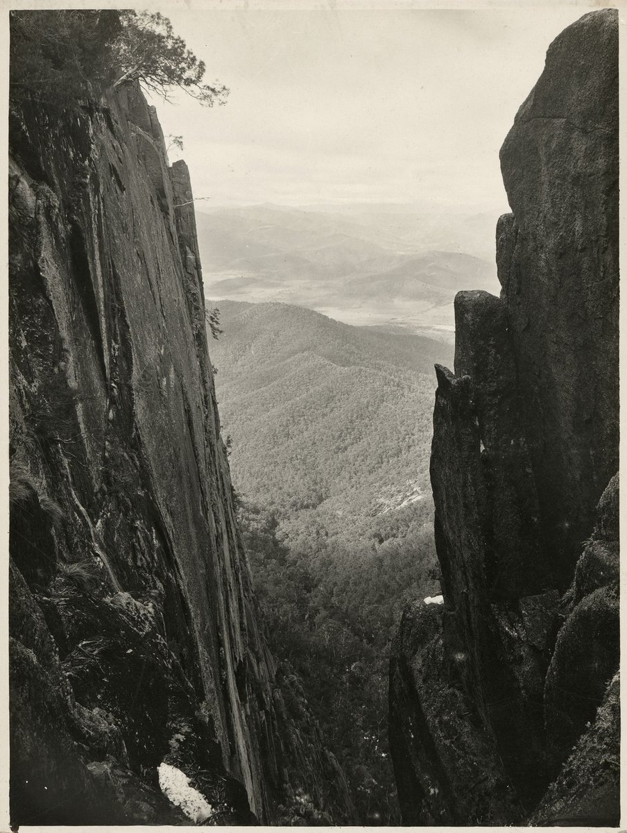 Northcote Crevasse (1910–30)