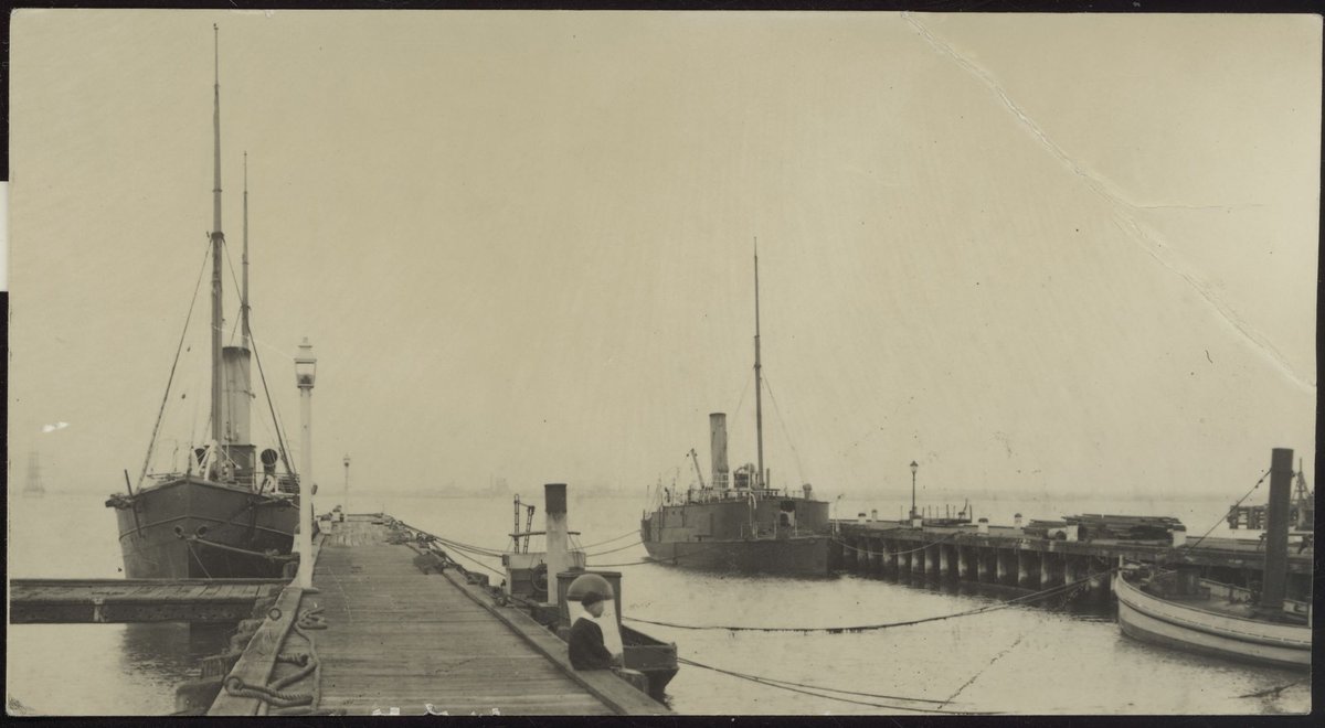 Lady Loch, Williamstown Pier, Port Melbourne (1940–50)