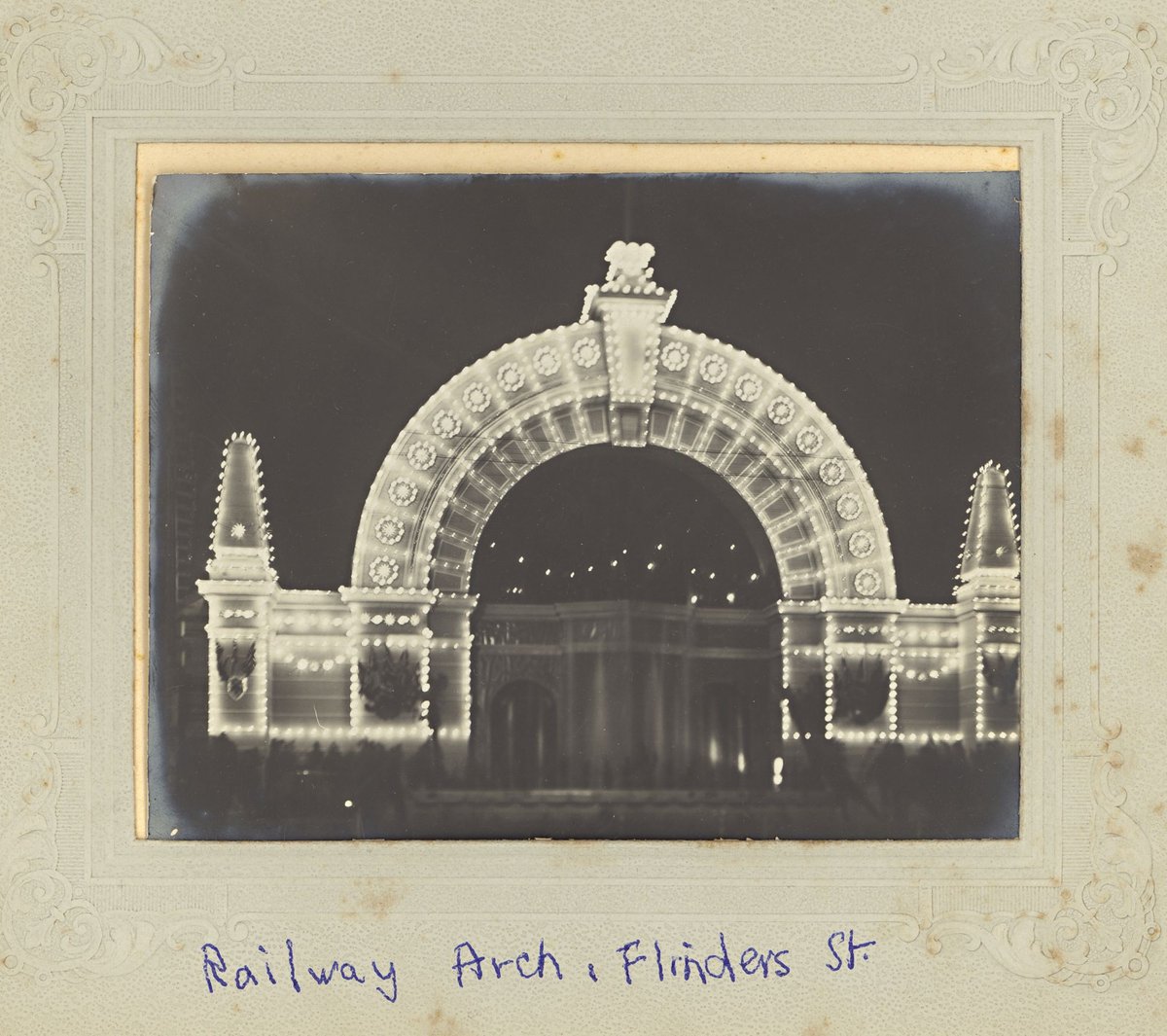 Railway Arch, Flinders Street, [Melbourne, Vic.], Melbourne City (1901)