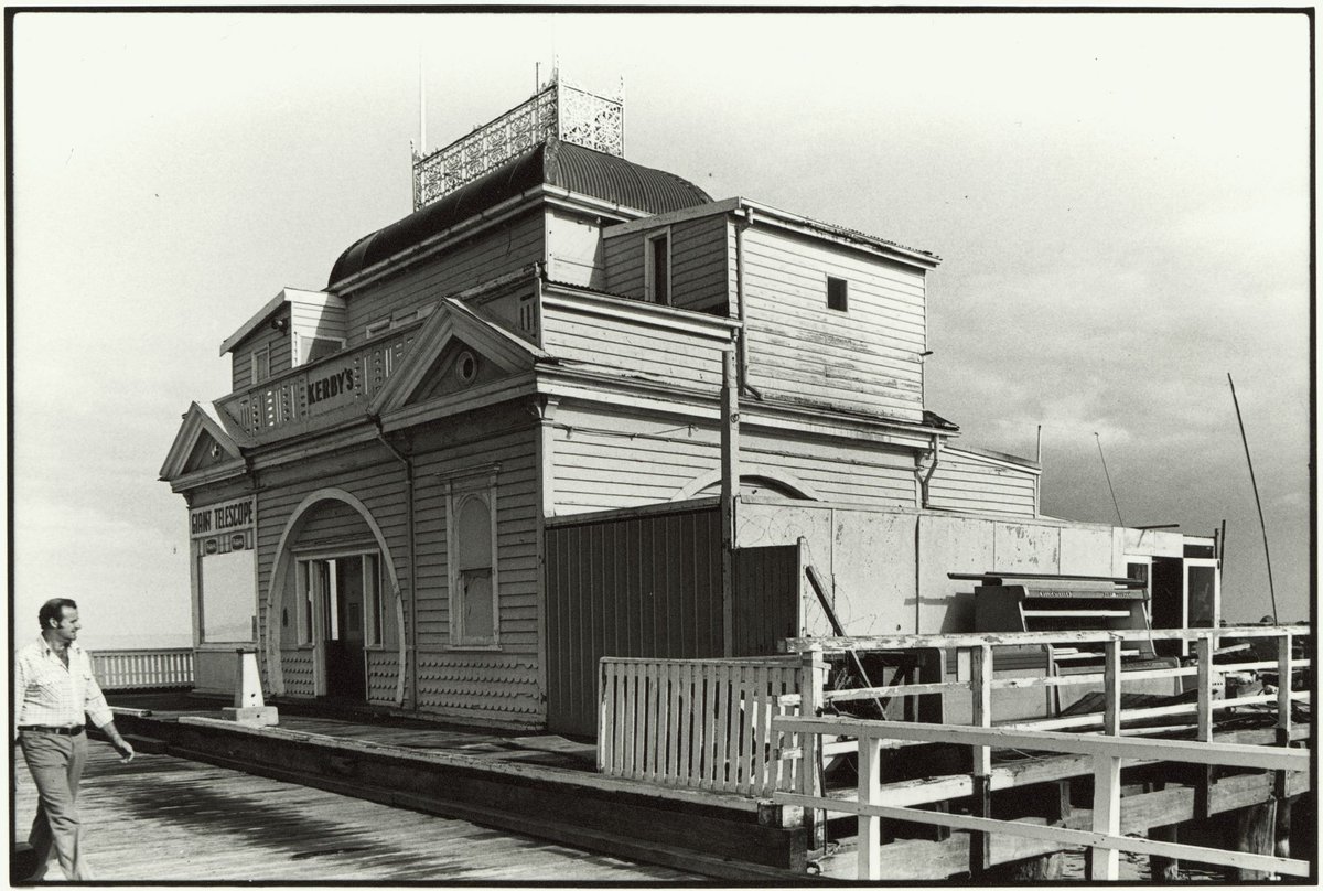 [Kerby's Kiosk, St. Kilda pier], St Kilda (c. 1940)