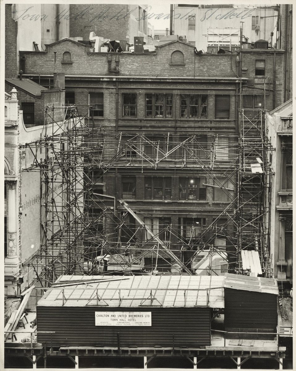 Town Hall Hotel, Swanston St. Melb, Melbourne City (1941–45)