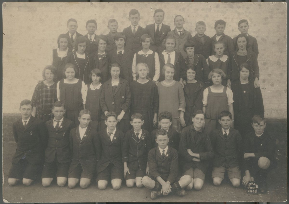 Class photo of Melbourne school students, (Vic.) (c. 1925)