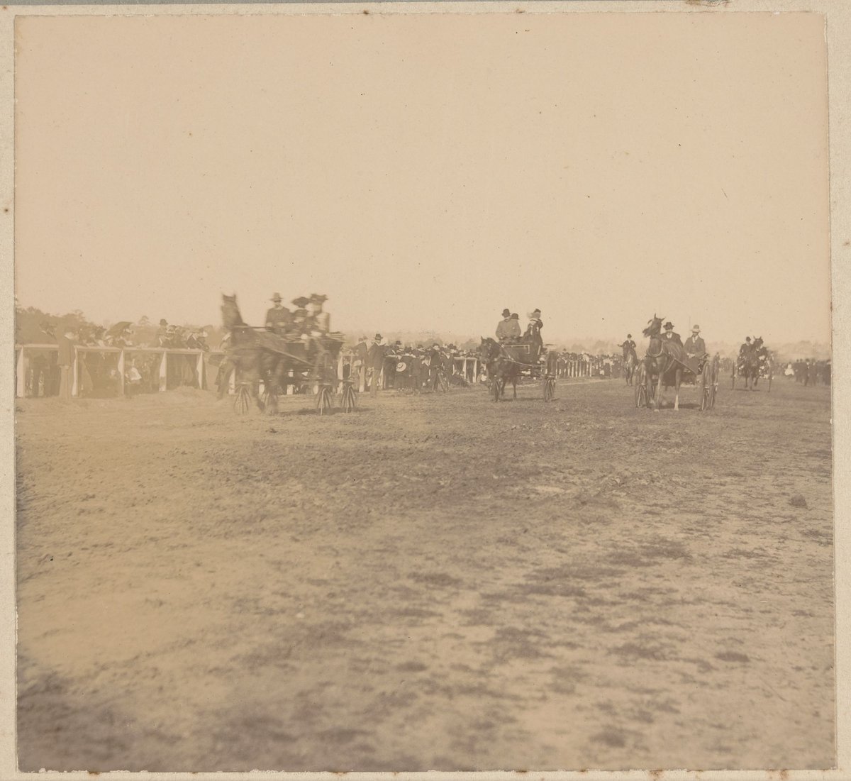 Albert Park Speedway opened August 1903