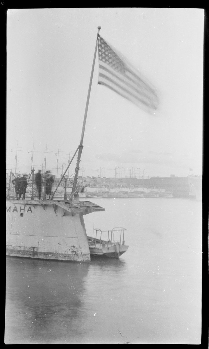 Visiting American warships, and docklands (1916)
