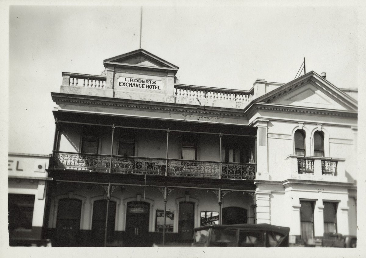 Exchange Hotel Point Nepean Road Cheltenham (1943)