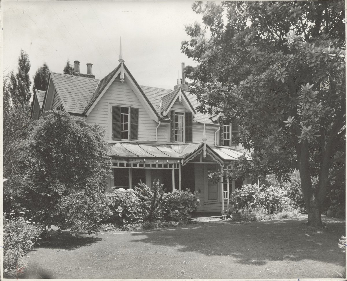 Avoca Lodge, Avoca Street, South Yarra (1941–43)