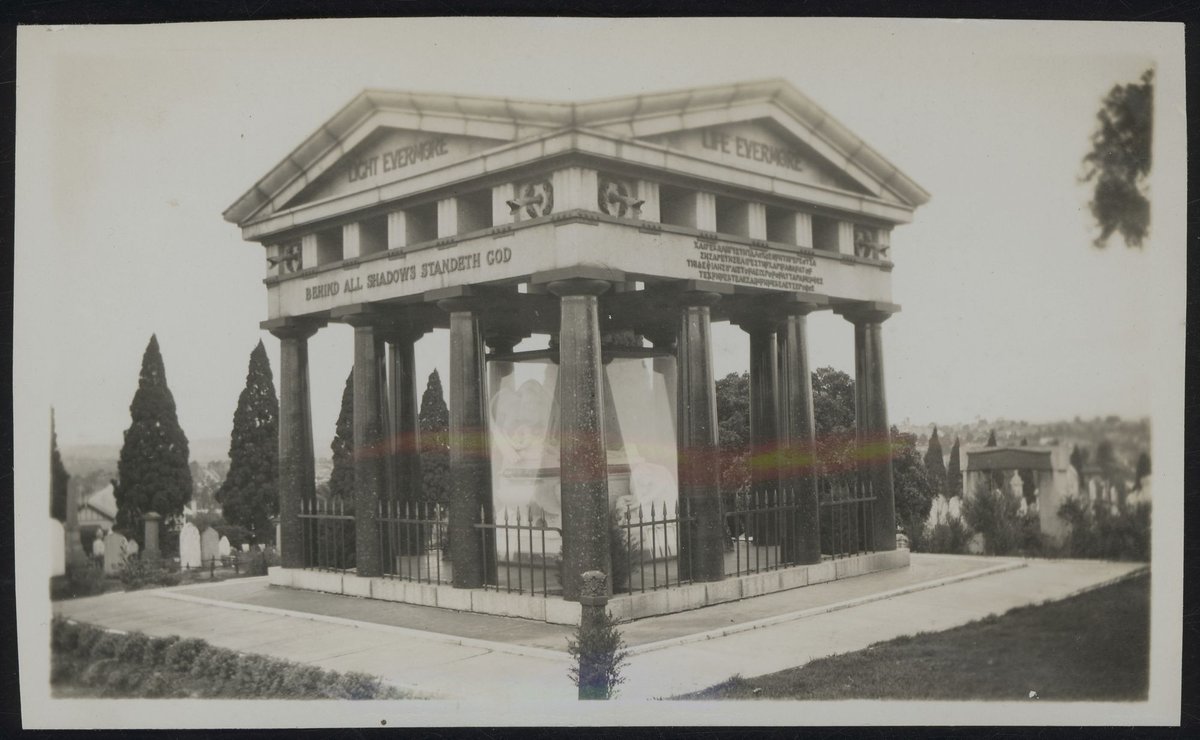 Springthorpe memorial at Kew Cemetery (1940–50)