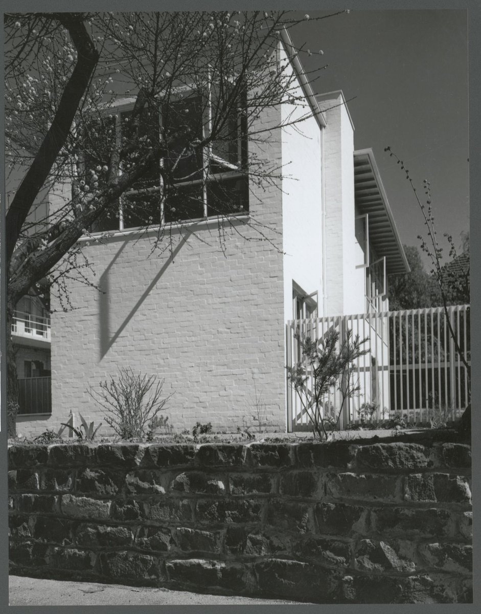 Residence in Darling Street, South Yarra, designed by Roy Simpson (1940)