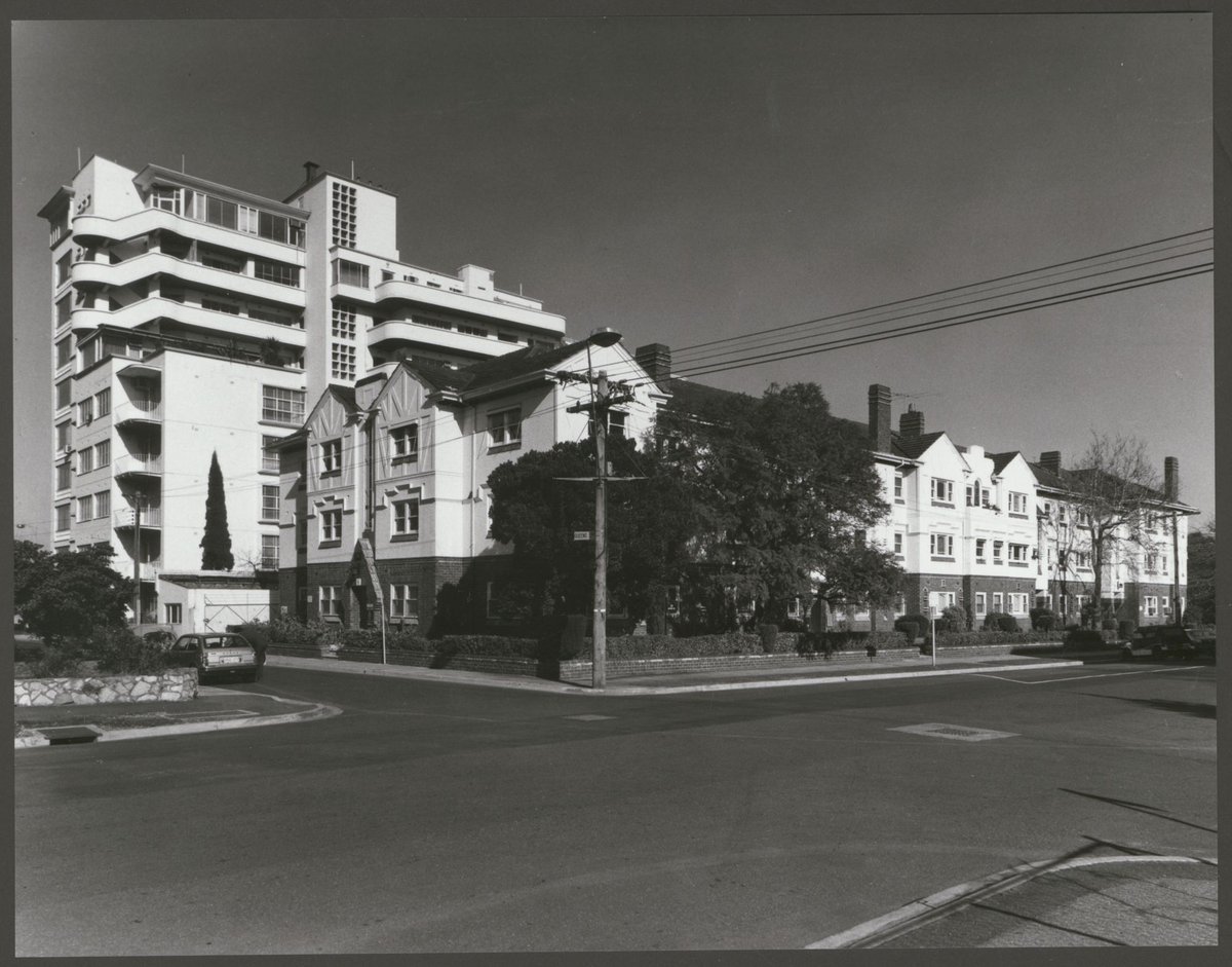 Lenhurst flats, 33 Queens Road, Melbourne with Stanhill flats behind (1953)