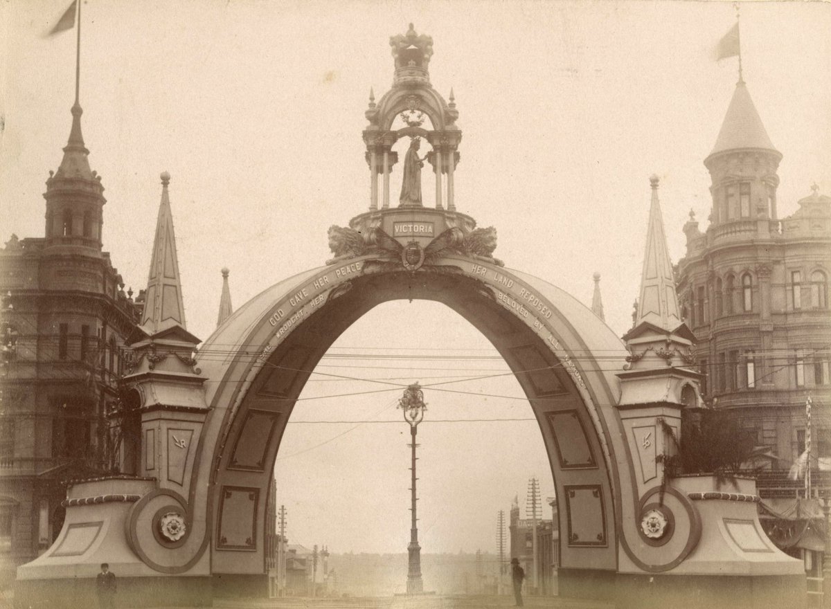 Archway to Queen Victoria, situated on the corner of Russell and Collins Streets, Melbourne, erected for Royal Visit, Melbourne City (c. 1901)