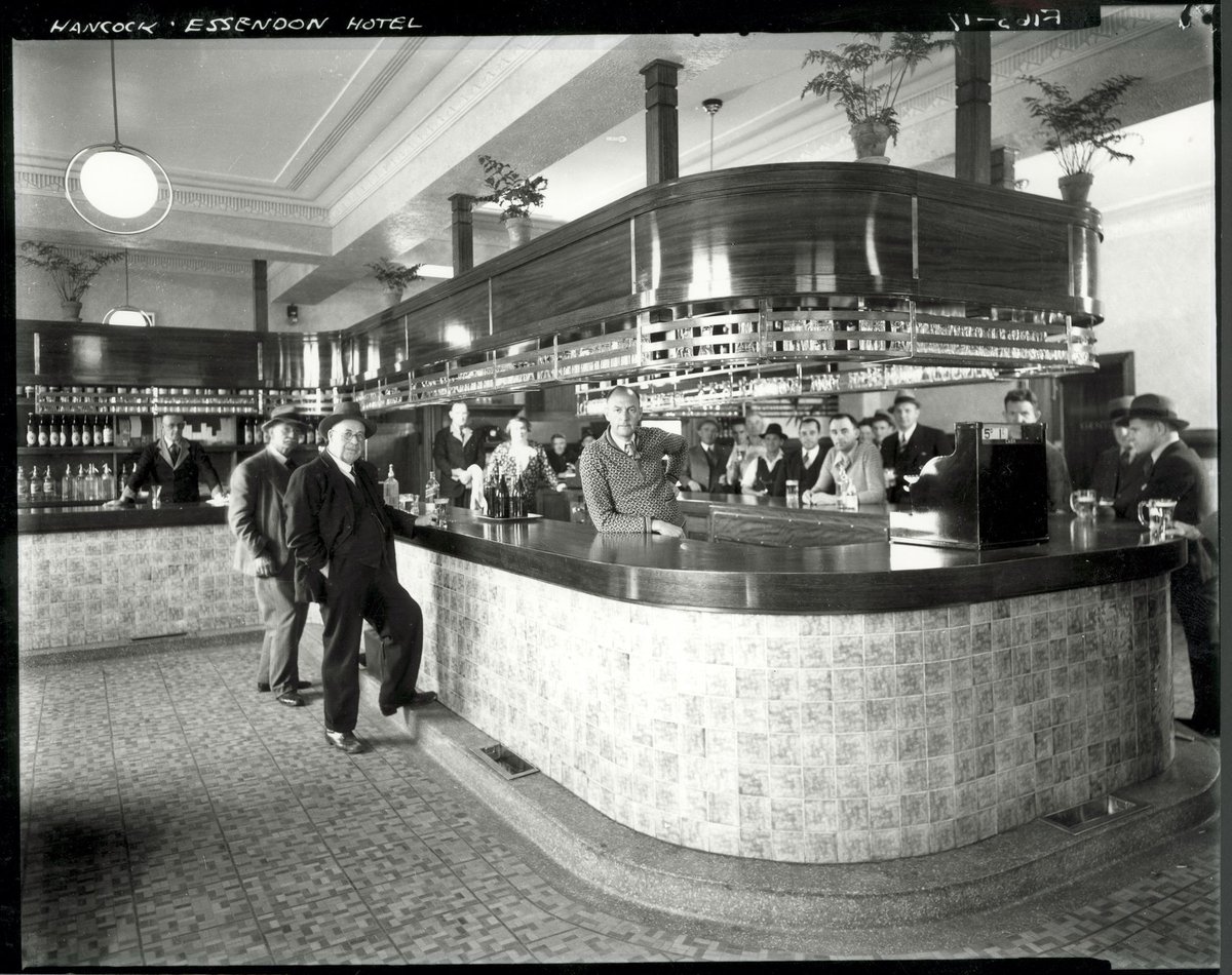 [The public bar, Hancock's Essendon Hotel] (c. 1938)